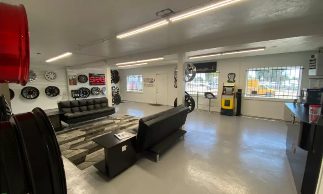 Paint Protection Film Clear Bra for Sleek Vehicle Defense