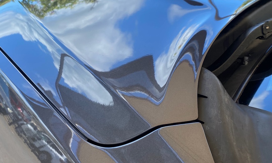 Image 5: Wash & Wax / Exterior Treatment-Full-Size Car, SUV/Van, or Midsize SUV