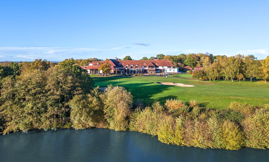 Image 1: Warwickshire: Spa Stay with Breakfast, Dinner & Treatments 