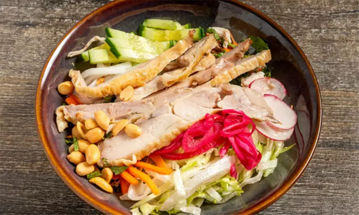 Vorspeise und Hauptgang nach Wahl für 1, 2 oder 4 Personen