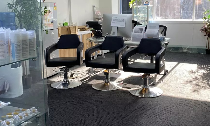 Image 4: 6-Week Hair Revive Treatment