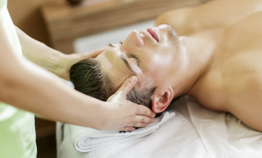 Image 1: Massage évasion relaxant d'1h ou 1h30