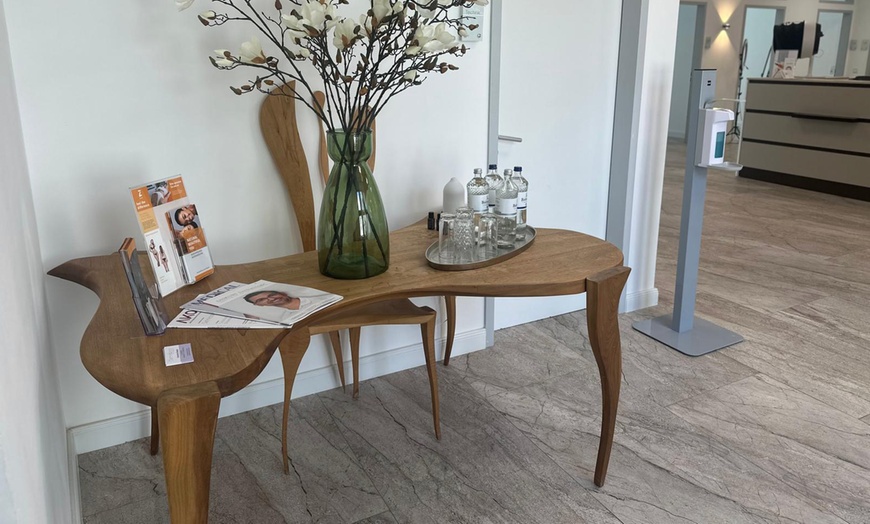 Image 3: 349 € Wertgutschein für Botulinum-Behandlung: Achseln gegen Schwitzen