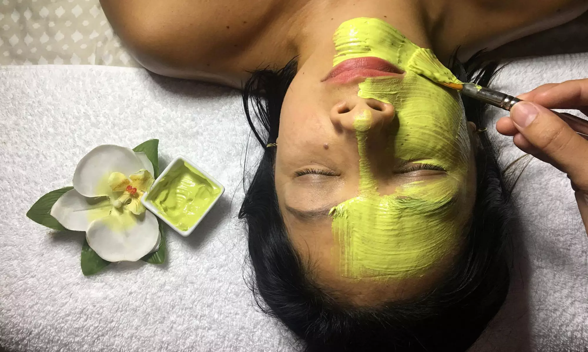 Indulge in Oasis Salon & Spa's 45 or 75 minute dermaplane facial experience with up to 32% off for radiant skin - Primary Image