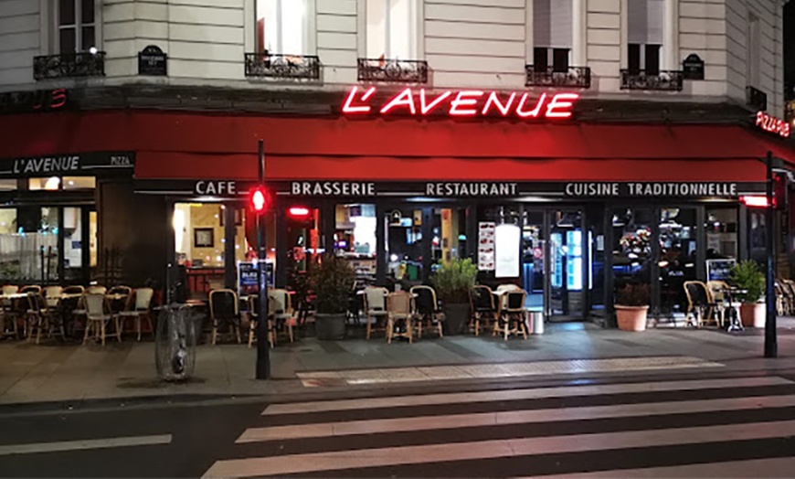 Image 1: Saveurs et convivialité à L'Avenue : un menu à partager à Paris 18ᵉ