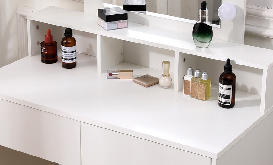 Image 4: White Hollywood Dressing Table with Lighted Mirror