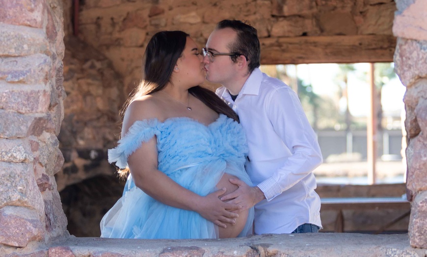 Image 9: Capture Your Memories with Outdoor Photo Shoot Sessions