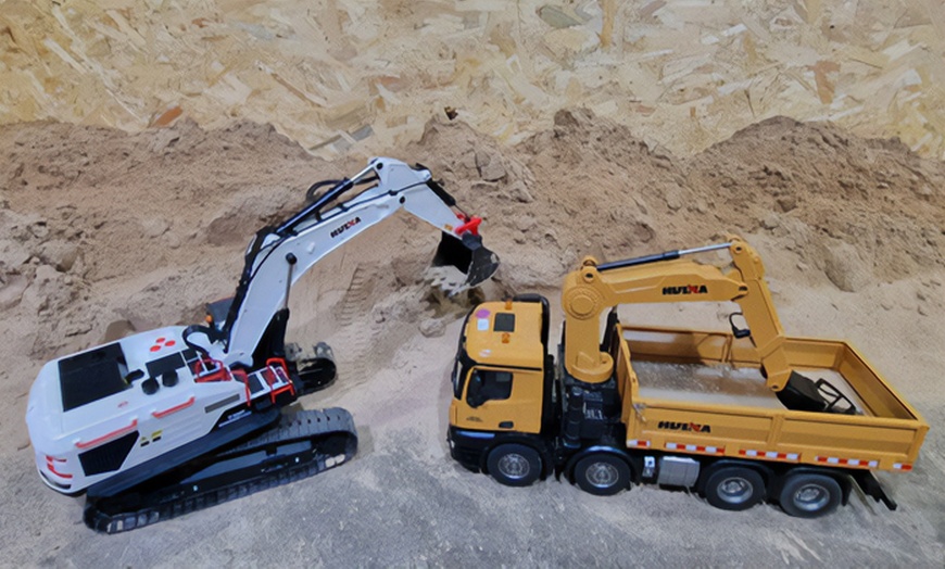 Image 10: Little Diggers Open Session or Combo + 60min Open Jump for 1 or 2