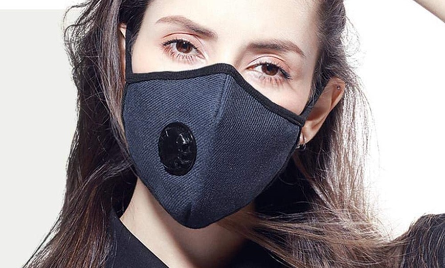 Image 3: Breathable Mask with Filters