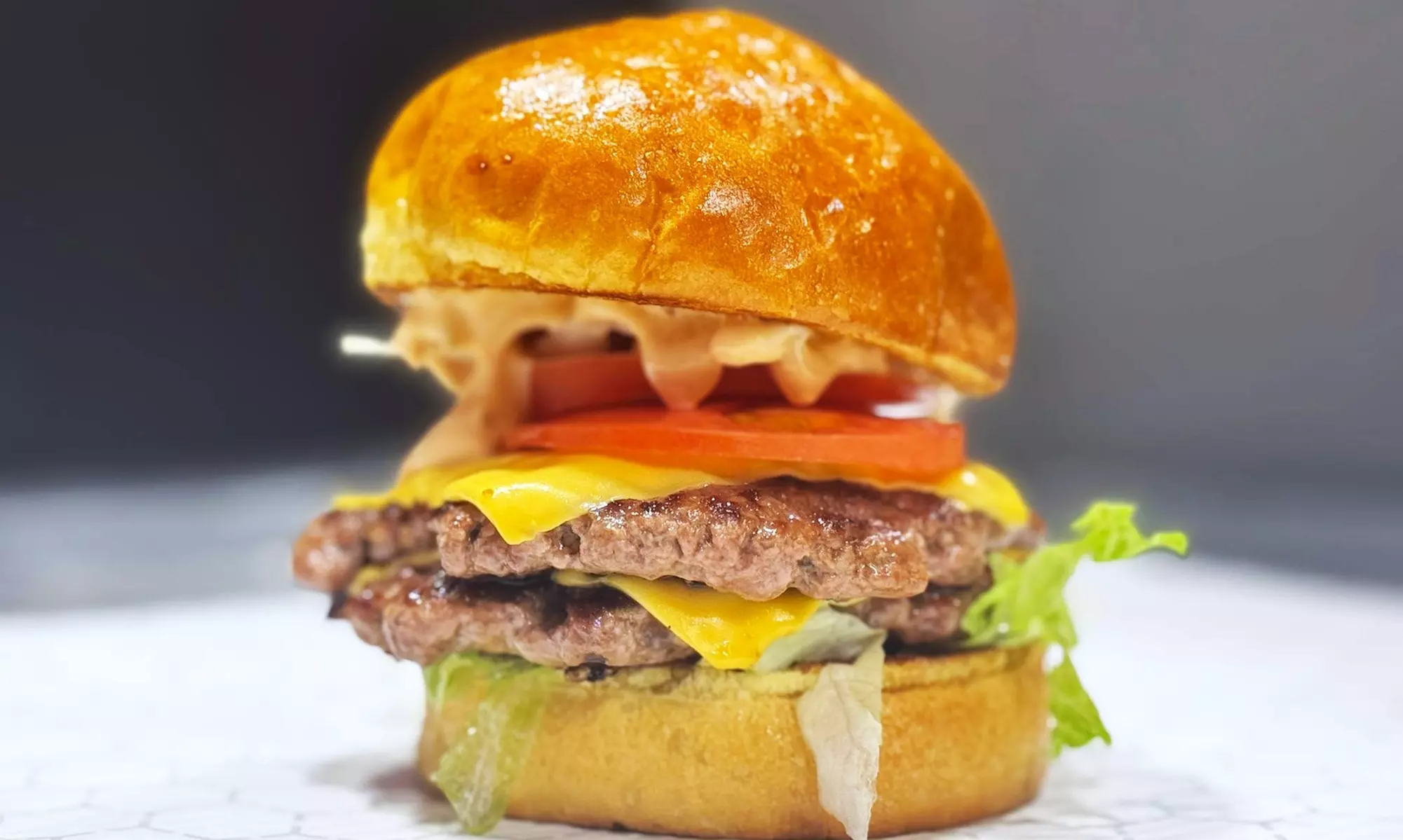 Menú de burgers o tacos a elegir para 2 con entrante, patatas y bebidas, con hasta un 41% de descuento - Primary Image