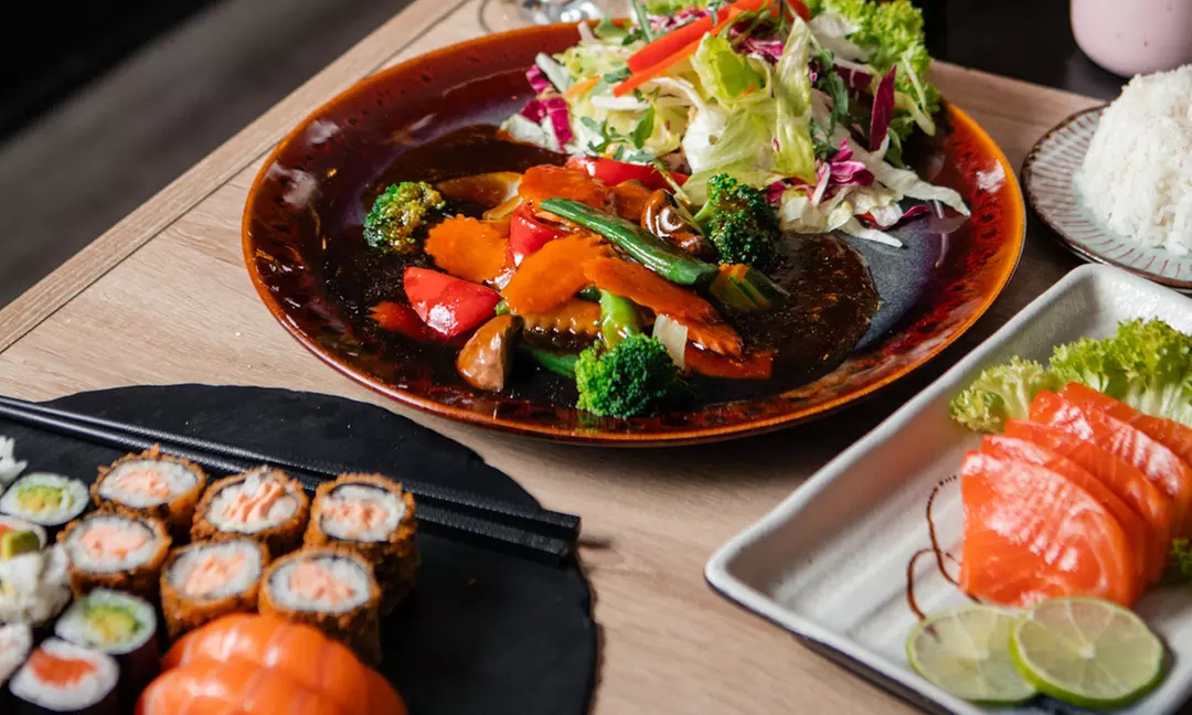 Traditionelles vietnamesisch-japanisches 3-Gänge-Menü für 2 / 4 Pers.