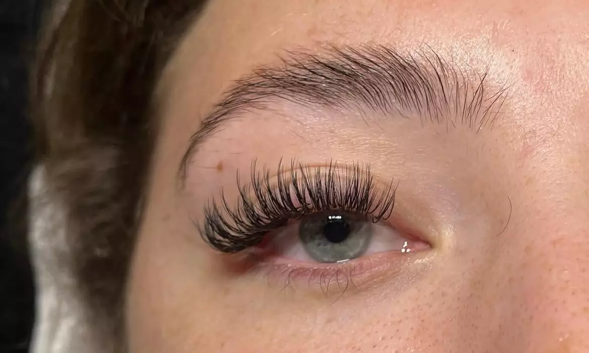 Lash Extension Full Sets – Classic, Hybrid & Volume Options