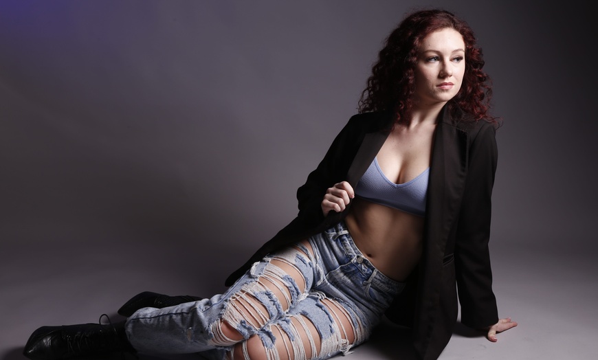 Image 15: Luxury Fashion Makeover & Professional Photoshoot Experience