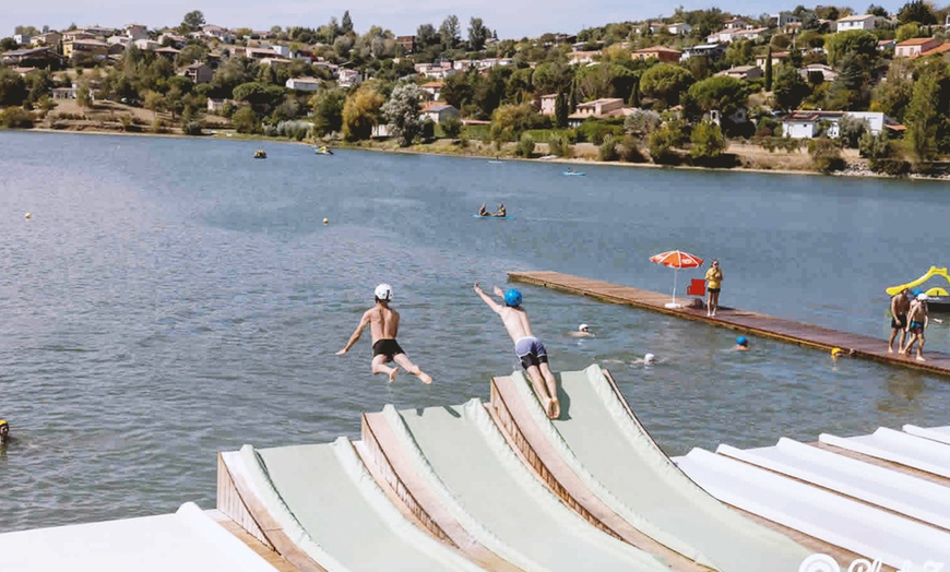 Image 2: Évasion aquatique : paddle, kayak ou pédalo et autres défis