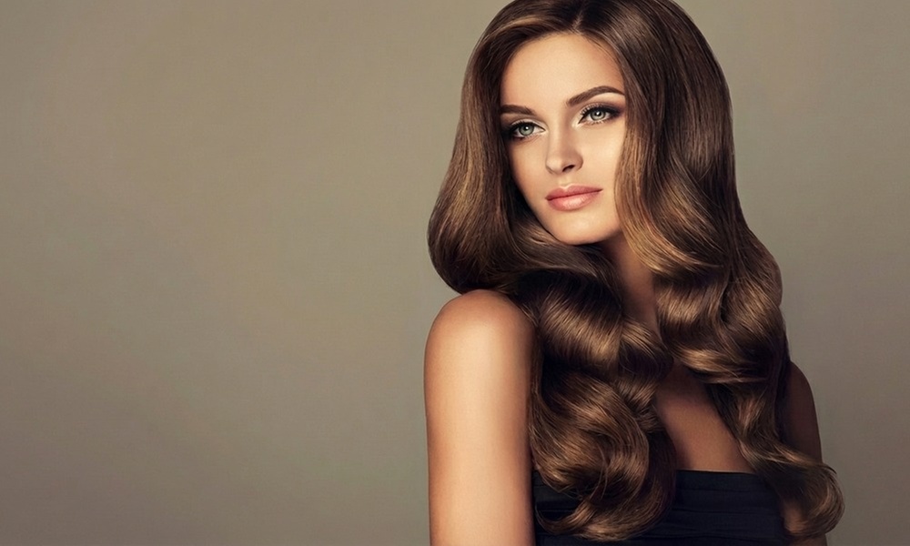 Luce un cabello Hermoso e hidratado con corte y peinado