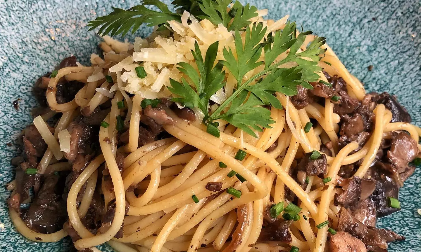 Menú vegetariano creativo en Superchulo para 2 o 4 con bebida y postre