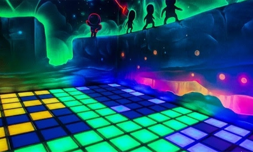 Image 1: Entrada optima o premium en Cosmozone 