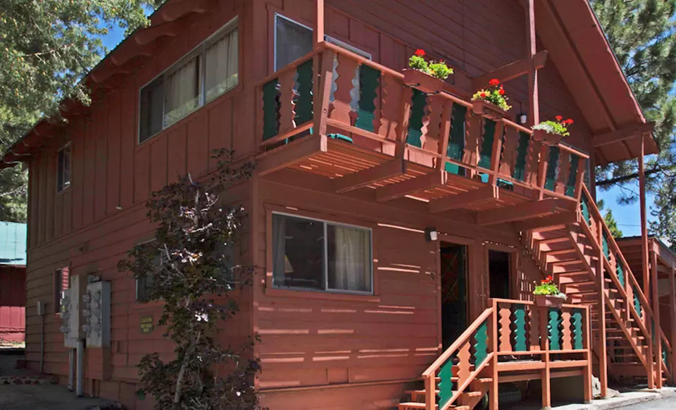 Stay at Edelweiss Lodge in Mammoth Lakes, CA. Dates into July. - Second Medium