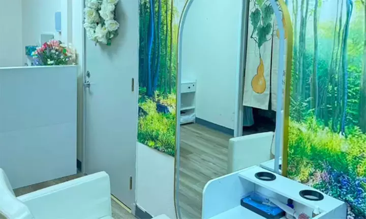 70 or 90-Minute Aromatherapy Essential Oil Shampoo Head Spa