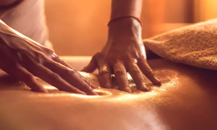 Custom Swedish or Deep Tissue Massage – 60 or 90 Minutes