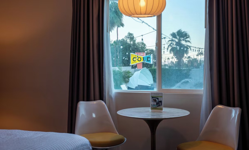Image 5: Hotel in Coachella Valley with Mountain Views & Outdoor Pool Retreat