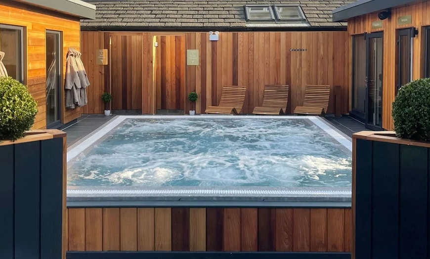 Image 4: Unwind with Spa Retreat Morning or Spa Retreat Twilight for 2 People 