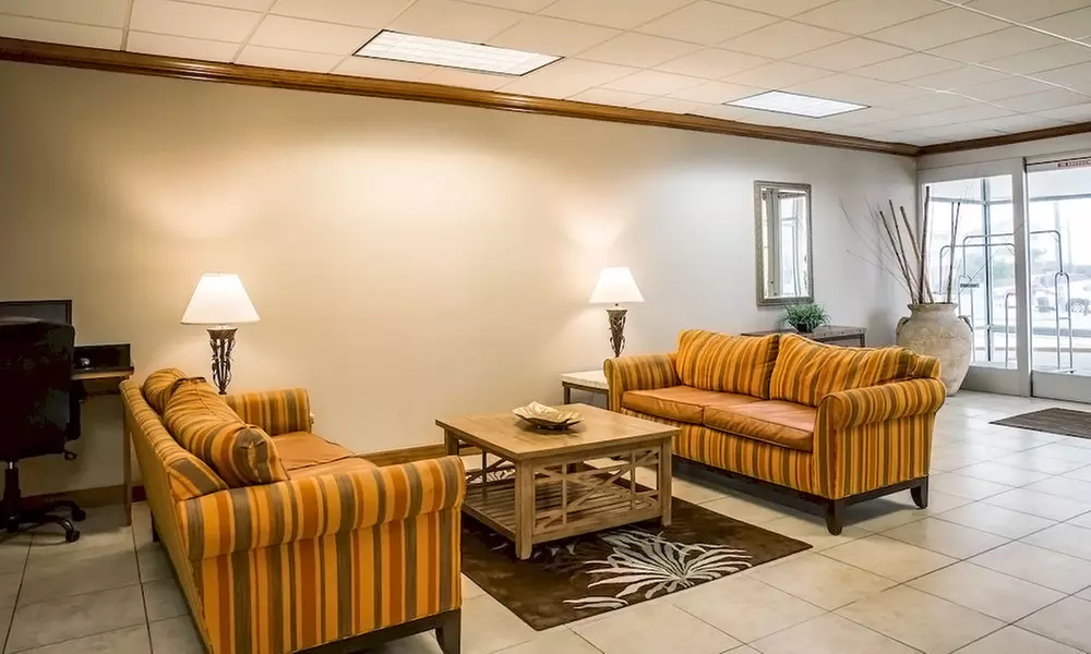 Stay at 3-Star Top-Secret Outer Banks Hotel, with Dates into December - Second Medium