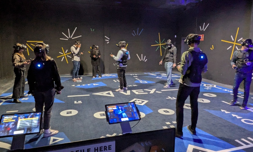 Image 6: Juego de realidad virtual Spark VR y pizza gigante para 4 personas