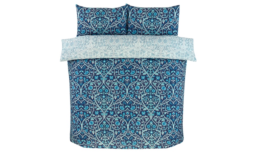 Image 6: Harrow Floral Reversible Duvet Set