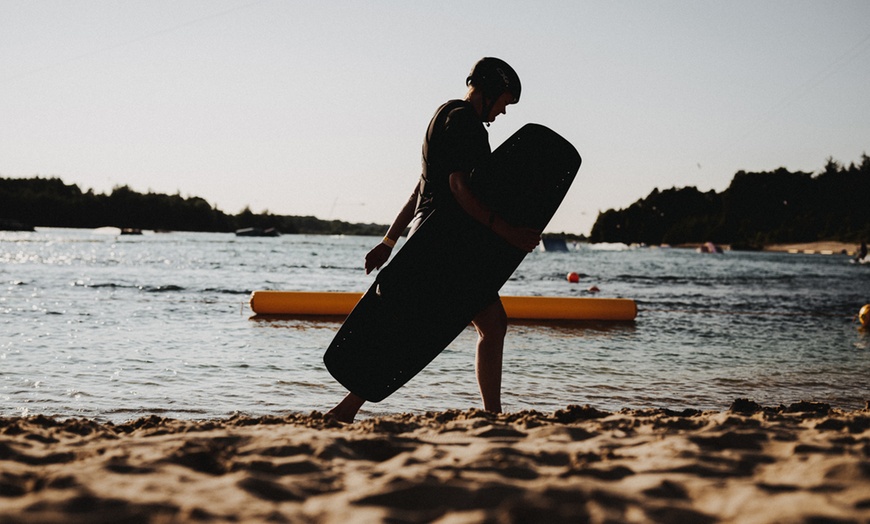 Image 5: 2-Std.- oder Tagesticket für Wakeboarden oder Wasserski für 1 Person