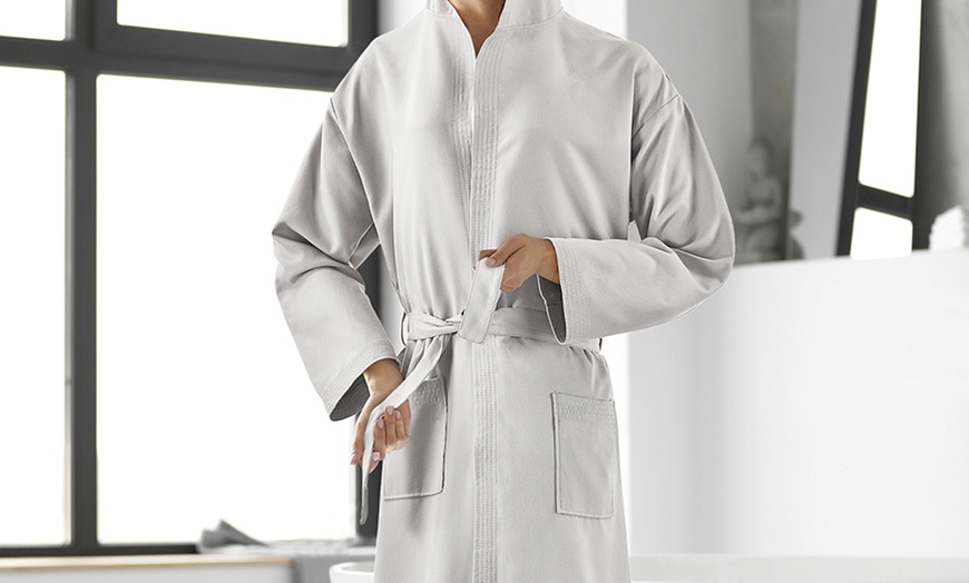 Image 1: Sneldrogend microfiber badjas met capuchon