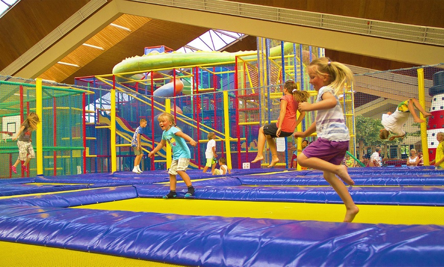 Image 2: Tageskarte für 2 oder 4 Personen für den Hallenspielplatz Allgäulino