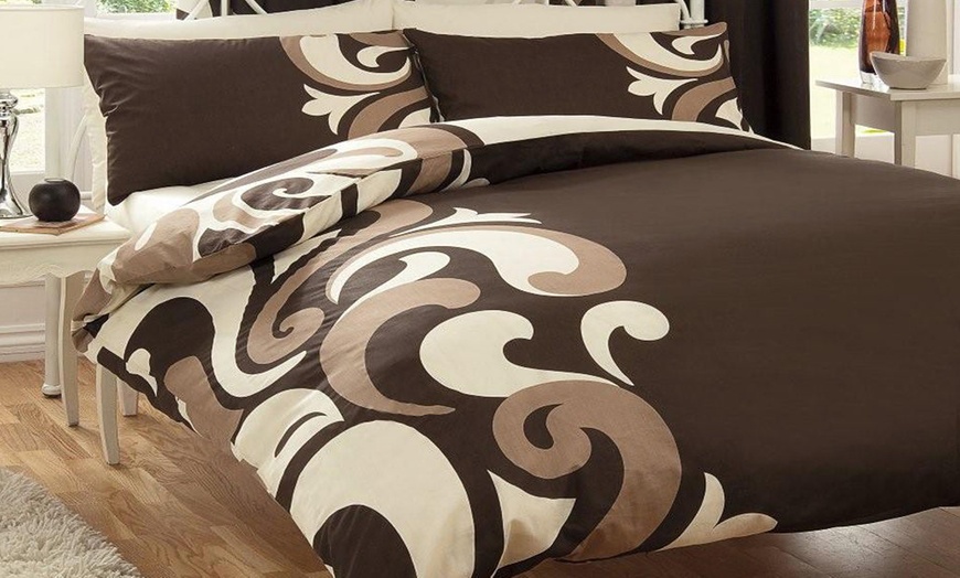 Image 14: Clearance Duvet Sets