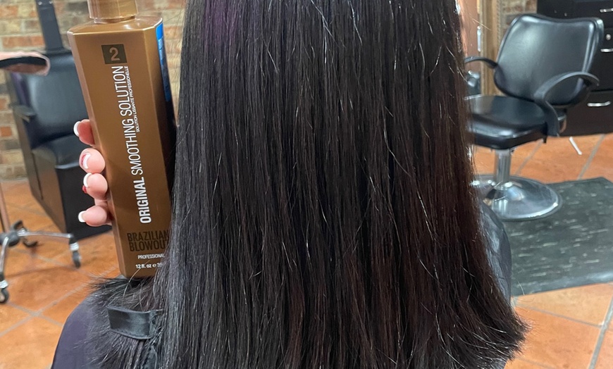 Image 4: Haircut + Condition & Style or Blowdry + Color Retouch 