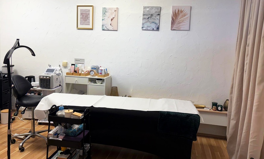 Image 5: Klassische Gesichtsbehandlung, Mikrodermabrasion oder Microneedling