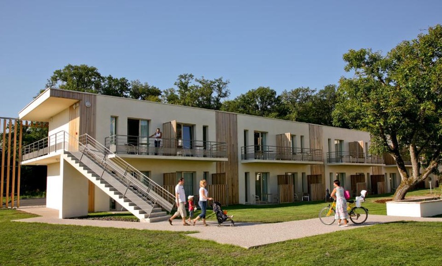 Image 13: Vittel : chambre double ou triple avec petit-déjeuner et accès spa