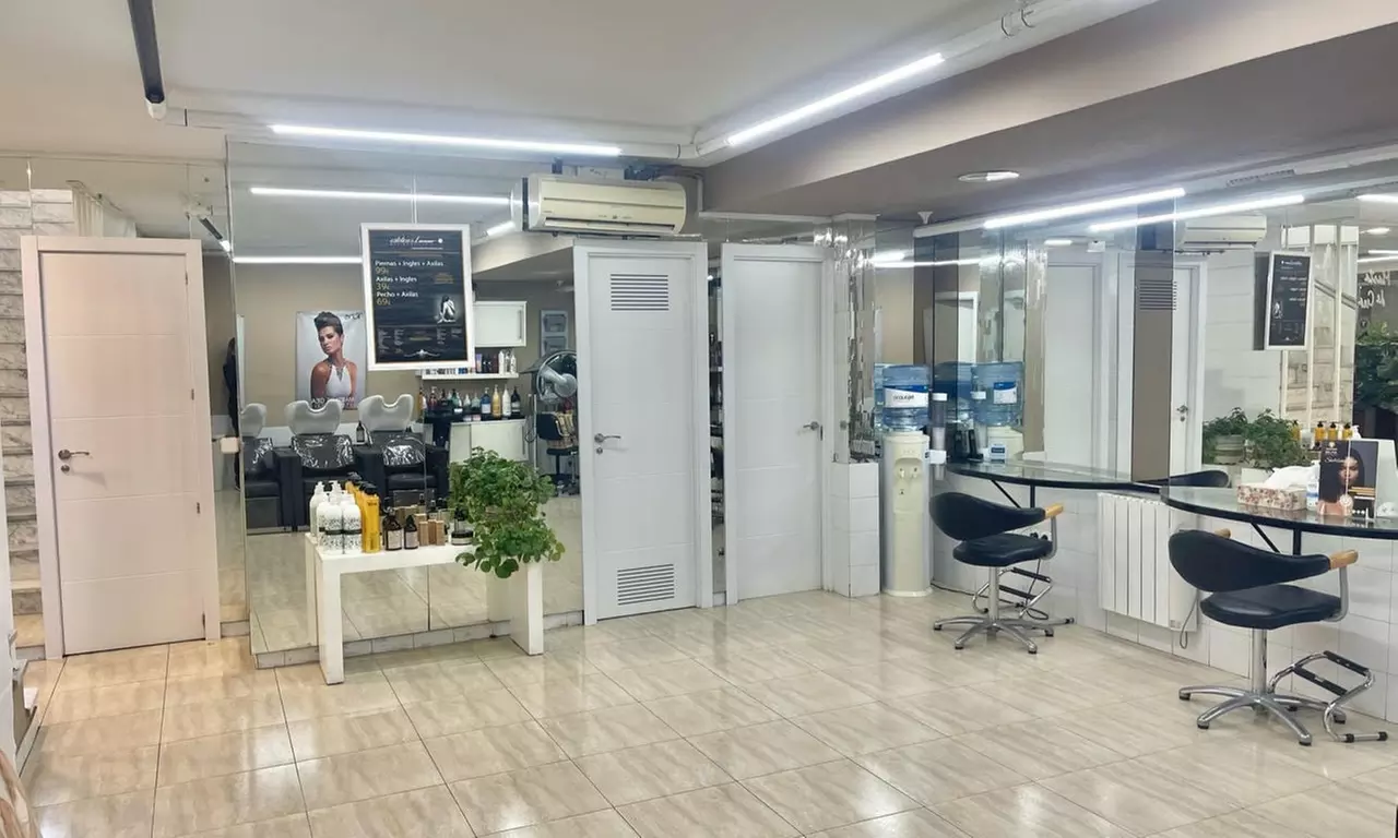 Sesión de peluquería con corte y opción a color y/o mechas