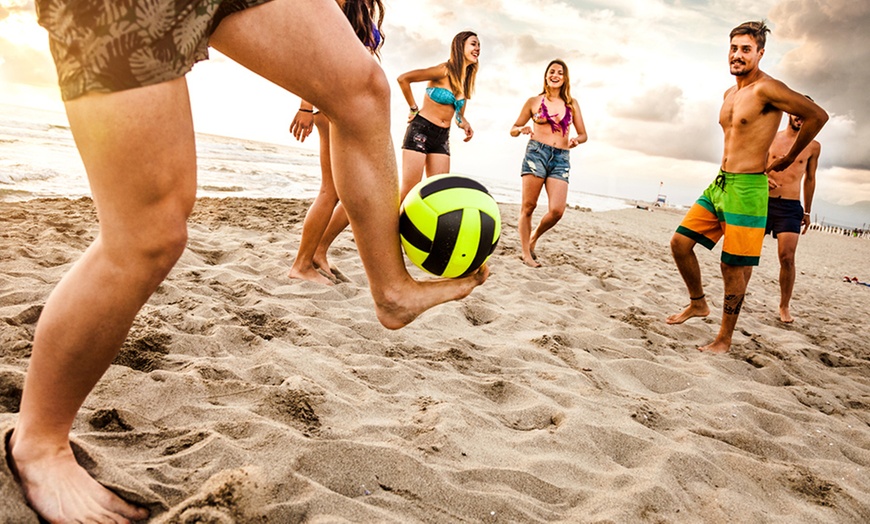 Image 1: 60 Min. Beachsoccer für Zehn