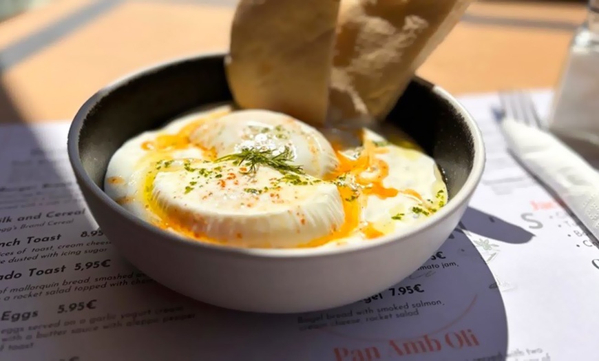 Image 17: Menú con gran variedad de platos y copa de vino para 2 o 4 personas