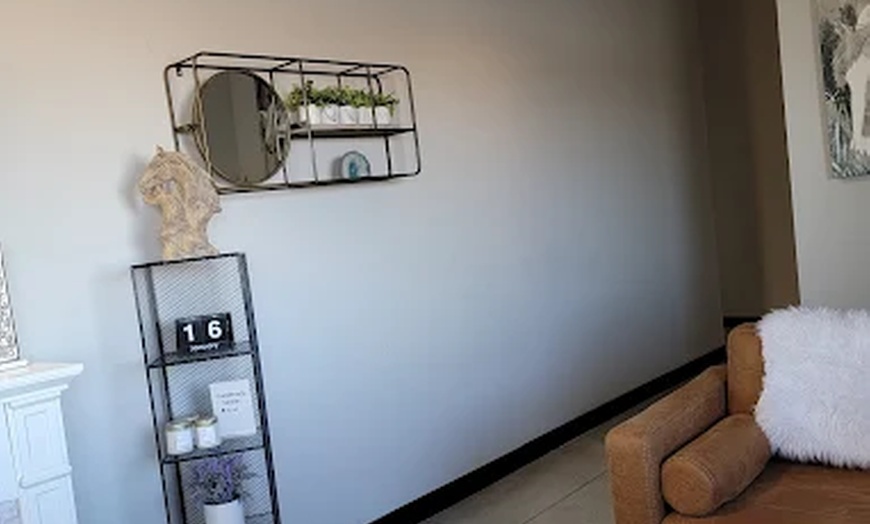 Image 5: One 50-Minute or 80-Minute Couples Massage for Two in a Couples Suite