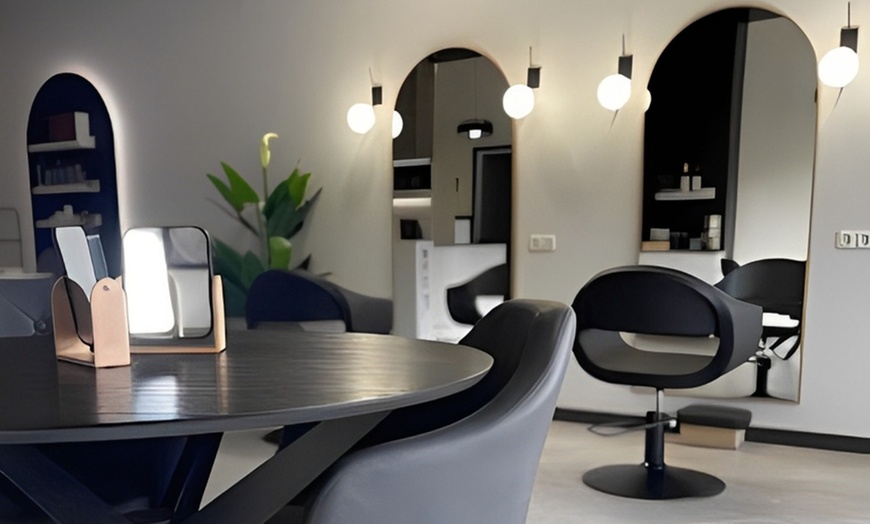 Image 12: Sesión de peluquería con opción a corte, tinte o mechas para 1