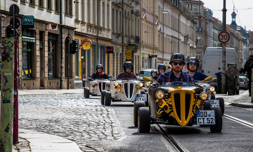 Image 2: 90 Min. HotRod-SURPRISE durch Dresden für 2 oder 4 Personen