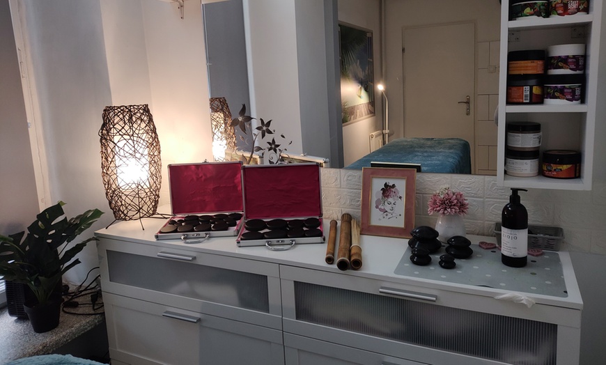 Image 5: Masaż - Gorącymi kamieniami 