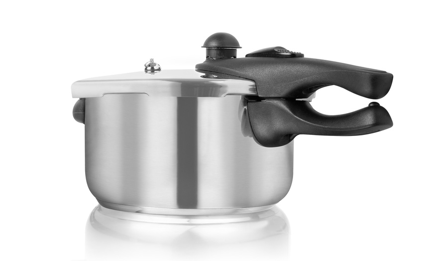 Image 2: Tower 4L Pressure Cooker