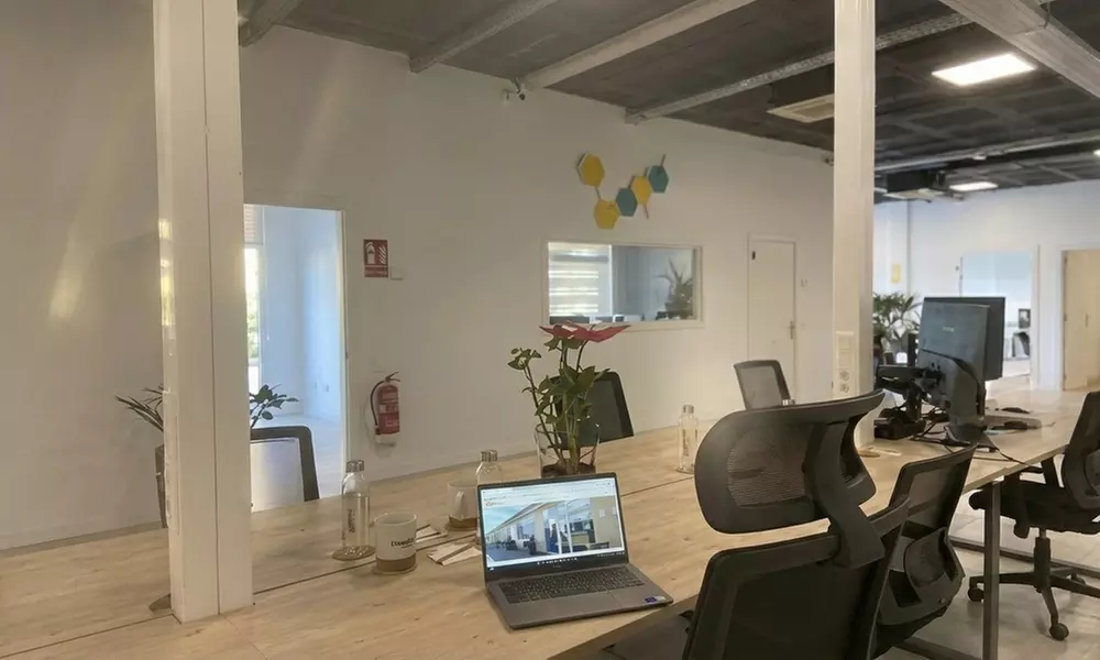 Meeting room o business lounge durante todo un día con aperitivos