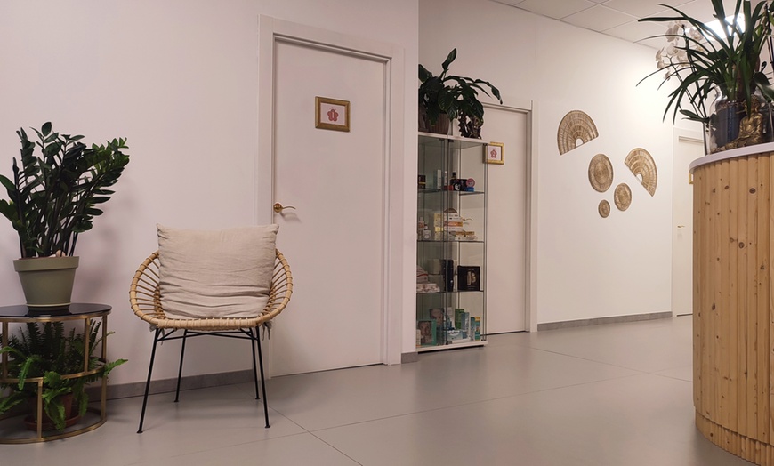 Image 6: Higiene facial con microdermoabrasión y Kobido o lifting facial