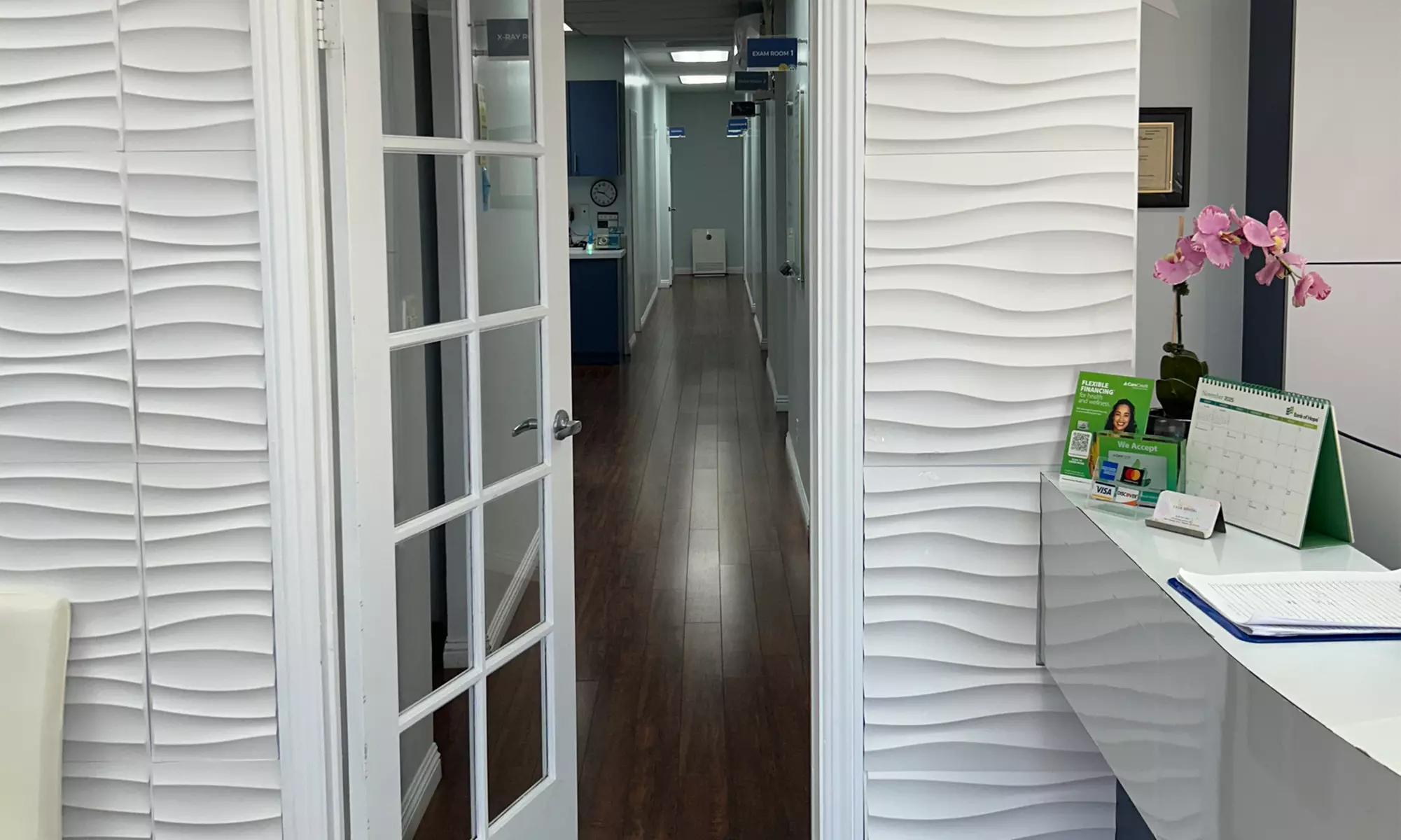 One or Two Sessions of Dental Exam, X-Ray, and Cleaning for 1 or 2 People at Casa Dental (Up to 70% Off) - Second Medium