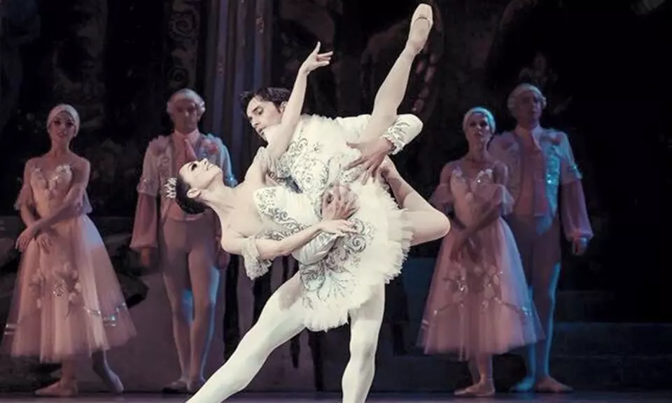 Les Étoiles de la Danse : le meilleur du ballet classique sur la scène du Théâtre du Blanc-Mesnil (64% de remise) - Image 2