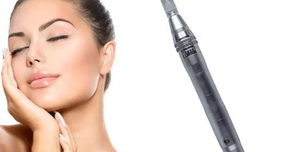 Tratamiento de hidratación de labios y microlifting facial con Dermapen en Valencia