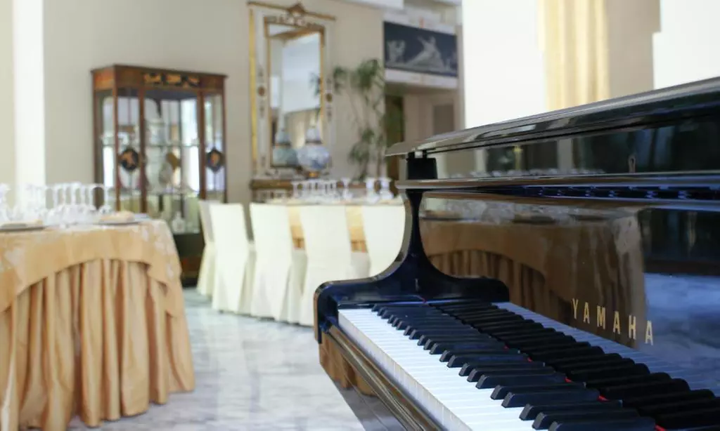 Kampanien: Doppelzimmer mit Halbpension und Spa